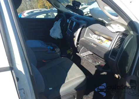 2016 Ram 1500 Express z USA, uszkodzony, nr VIN 1C6RR7KG8GS392506